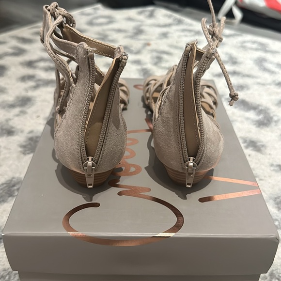 Crown vintage medium taupe sandals - Picture 2 of 4